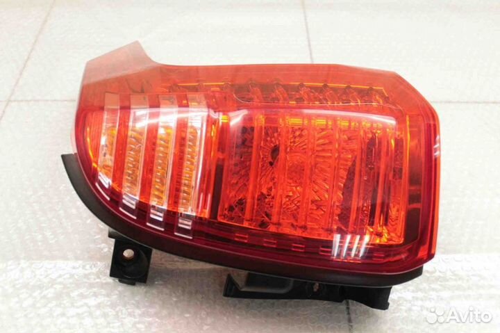 Фонарь задний правый Peugeot 5008 2009-2016