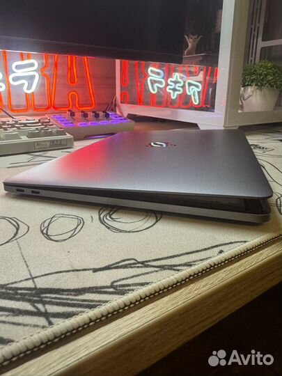 Apple macbook pro 13 2017