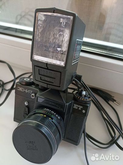 Зеркальный фотоаппарат