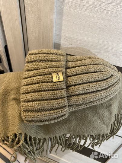 Головные уборы женские