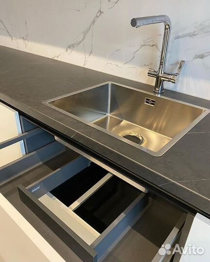 Кухонный гарнитур угловой