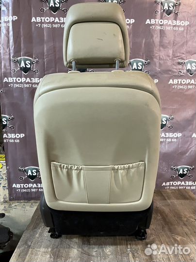 Сиденье переднее левое Kia quoris 3.8