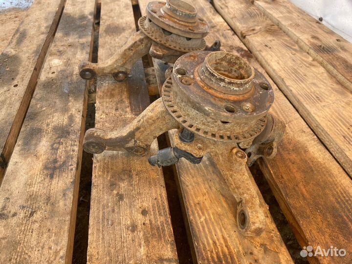 Поворотный кулак(ступица) Чери Амулет