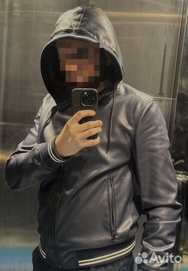 Кожанная куртка Ostin (с капюшоном)