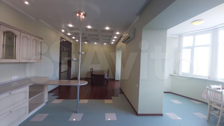 3-к. квартира, 120 м², 4/9 эт.