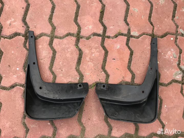 Брызговики универсальные