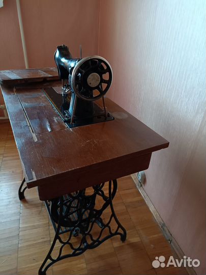 Швейная машина