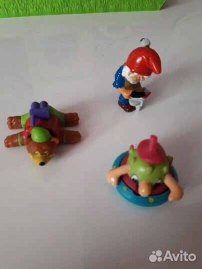 Игрушки из киндер сюрпризов