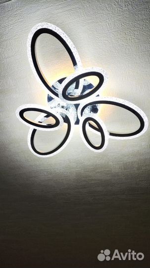 Люстра потолочная светодиодная новая с пультом