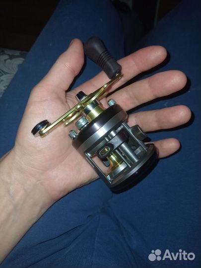 Катушка мультипликаторная Shimano Axis 401F