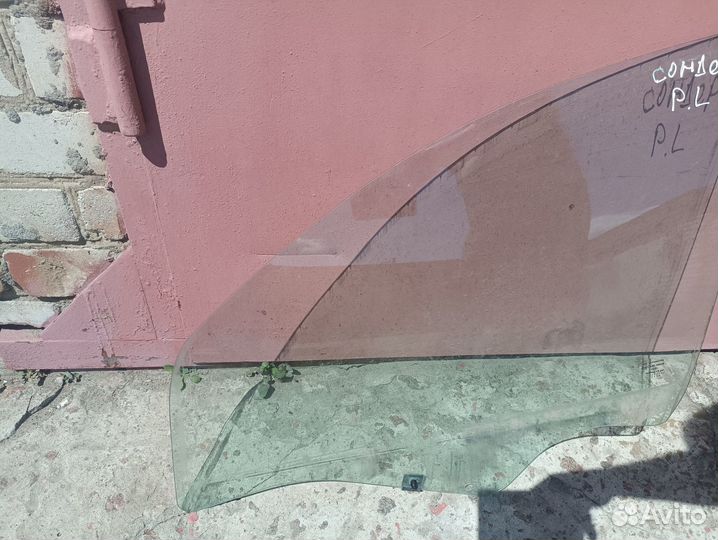 Переднее левое стекло Renault Sandero