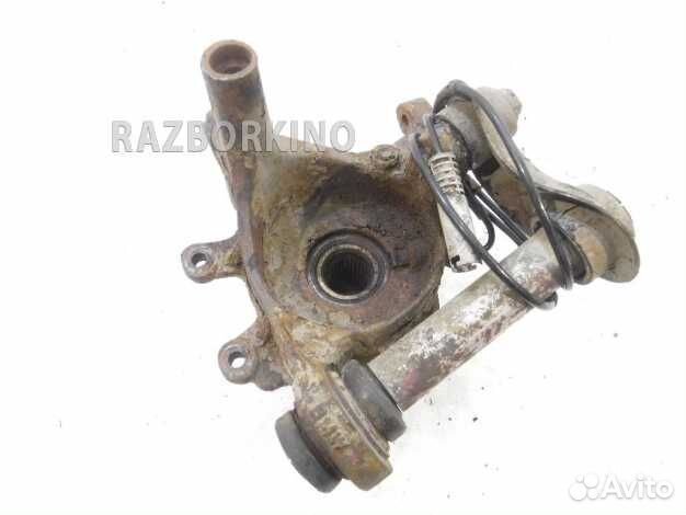 Кулак задний левый 33321090747