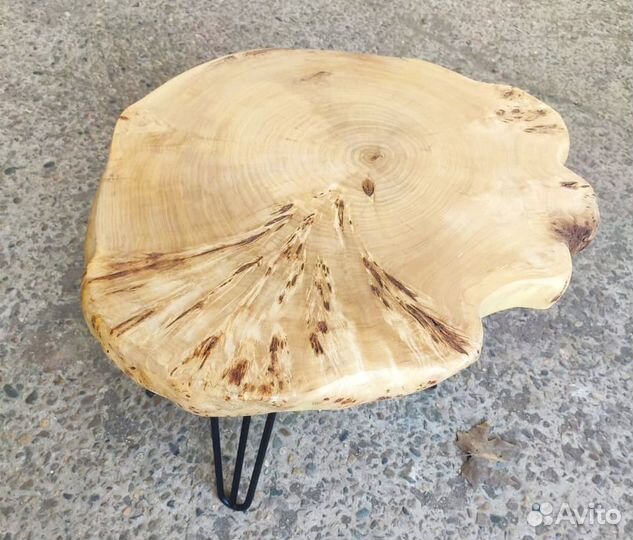 Журнальный столик из массива дерева