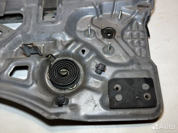 Стеклоподъемник задний правый Hyundai Santa Fe I