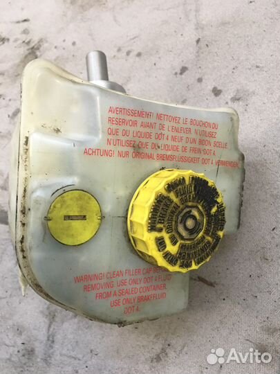 Главный тормозной цилиндр Volkswagen Phaeton(1976)