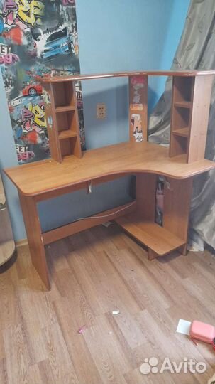 Компьютерный стол