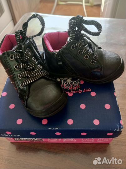 Кроссовки детские