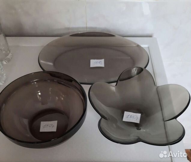 Тарелки и бокалы