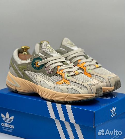 Кроссовки женские Adidas