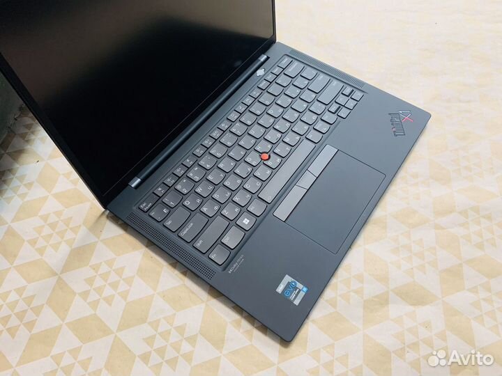 ThinkPad X1 Carbon 2024г