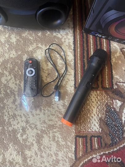 Мощная колонка с караоке