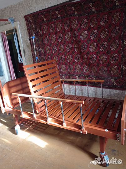 Медицинская кровать для лежачих больных