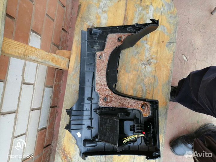 Панель подрулевая с малым бардачком