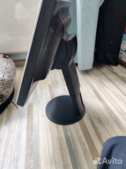 Монитор для компьютера 17