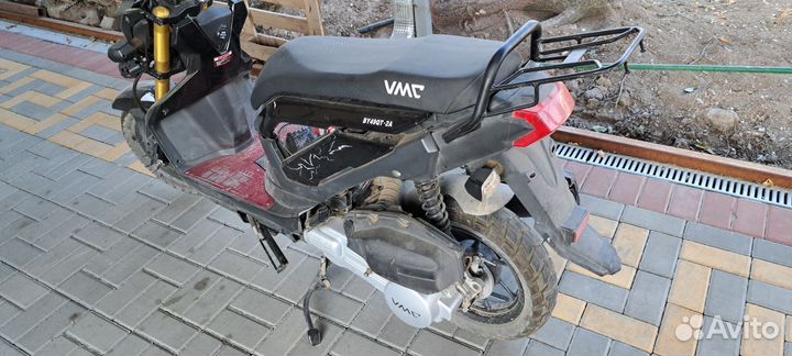 Продаю скутер 2023г