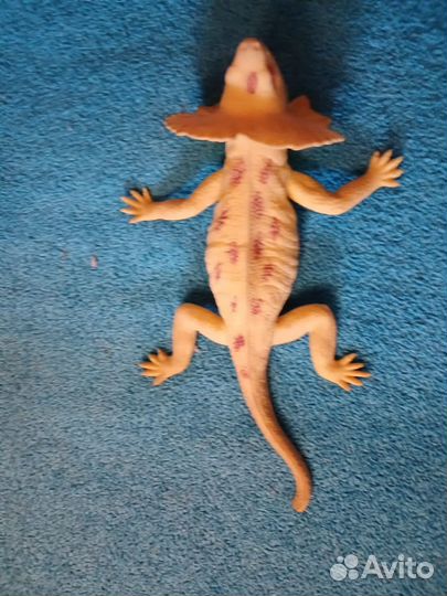 Резиновая ящерица