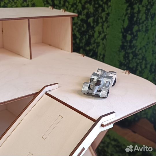 Гараж. Парковка для машинок