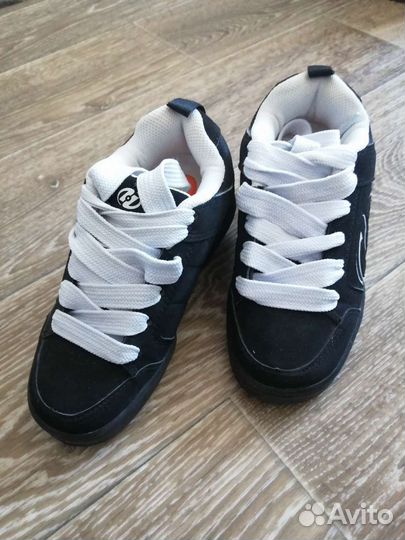 Кроссовки на роликах Heelys