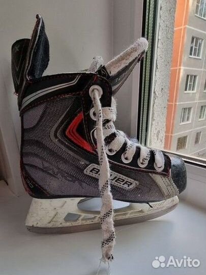Коньки хоккейные детские bauer 10,5 Y