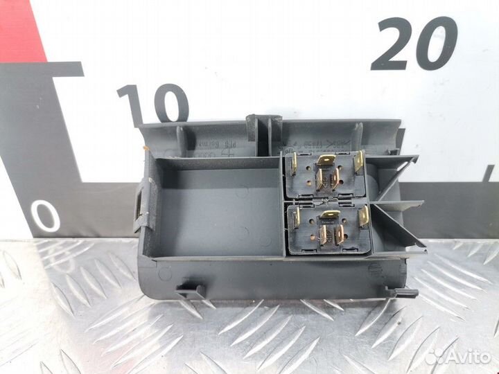 Блок управления стеклоподъемниками Audi A4 B5 1998