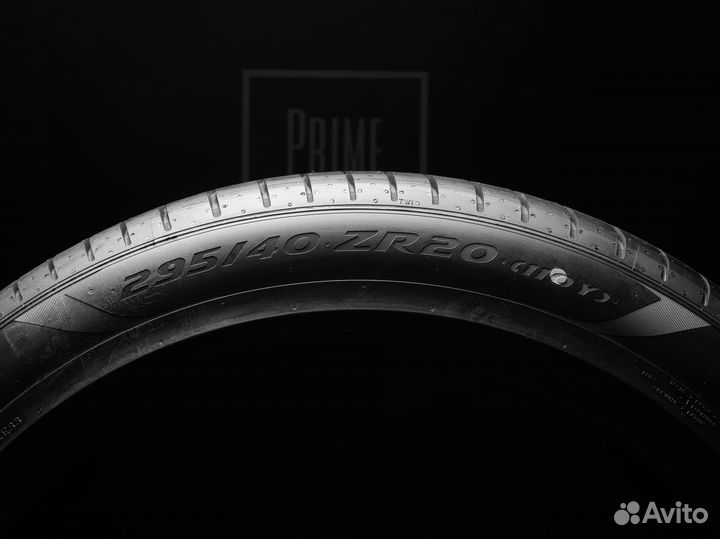 Pirelli P Zero PZ4 265/45 R20 и 295/40 R20 116Y