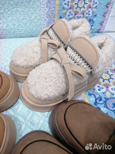 Тёплые ботики, типа ugg. Высокая мягкая подошва