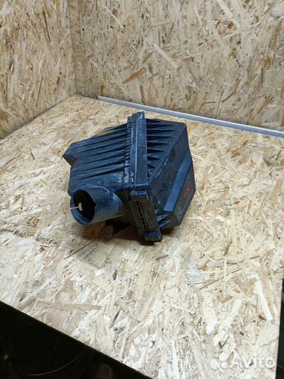 Корпус воздушного фильтра Nissan AD Y11 QG18