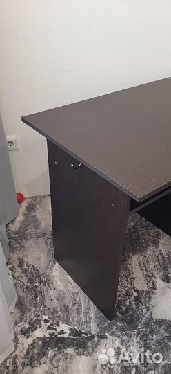 Письменный стол для школьника