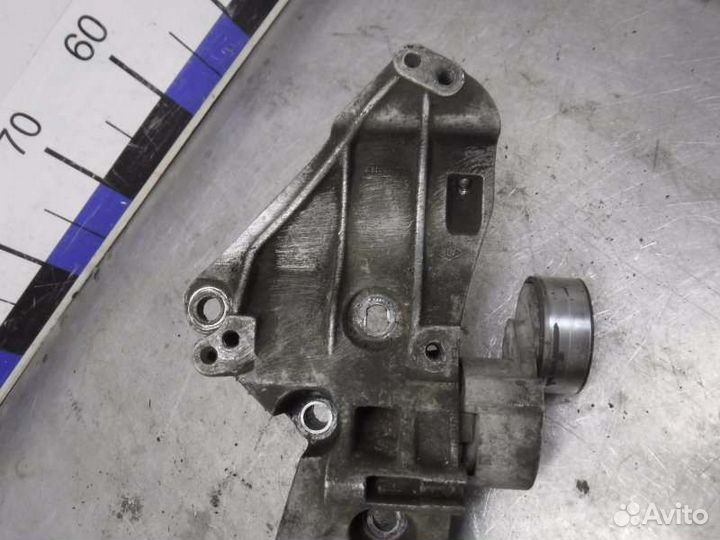 Кронштейн генератора Renault Megane K4M 2005