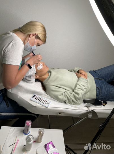 Обучение наращиванию ресниц