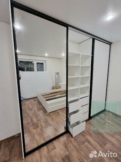 Шкаф распашной