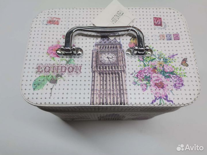 Шкатулка-универсальная новая