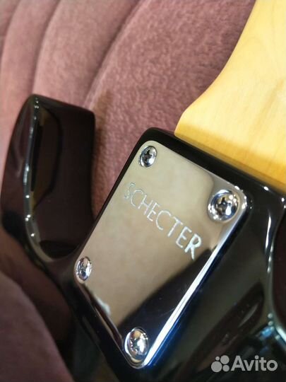 Семиструнная электрогитара Schecter