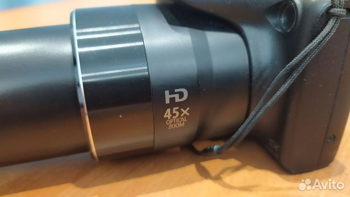 Компактный фотоаппарат canon