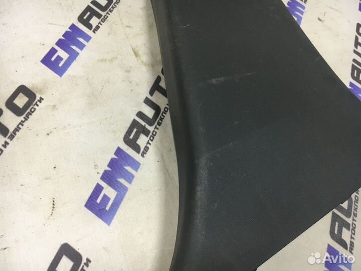 Накладка центральной стойки правая Рено Меган 2