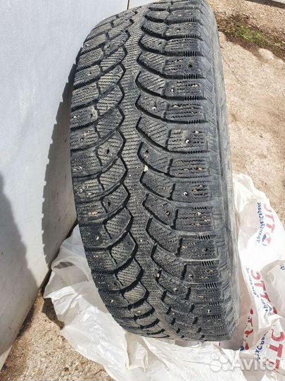 Bridgestone Blizzak Spike-01 205/65 R16 96H