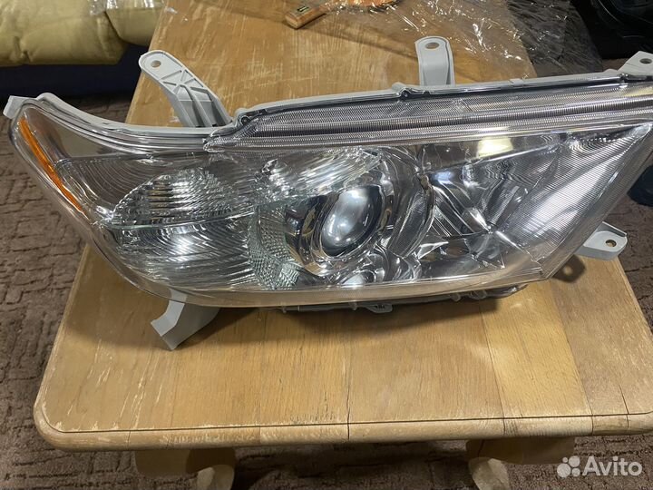Фара на Тойота highlander