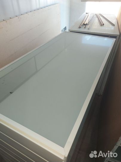 Стол стеклянный