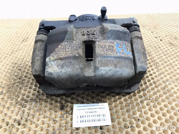 Суппорт передний левый Nissan Qashqai (J10) 2006