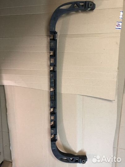 Кронштейн заднего бампера VW Passat B6 Combi